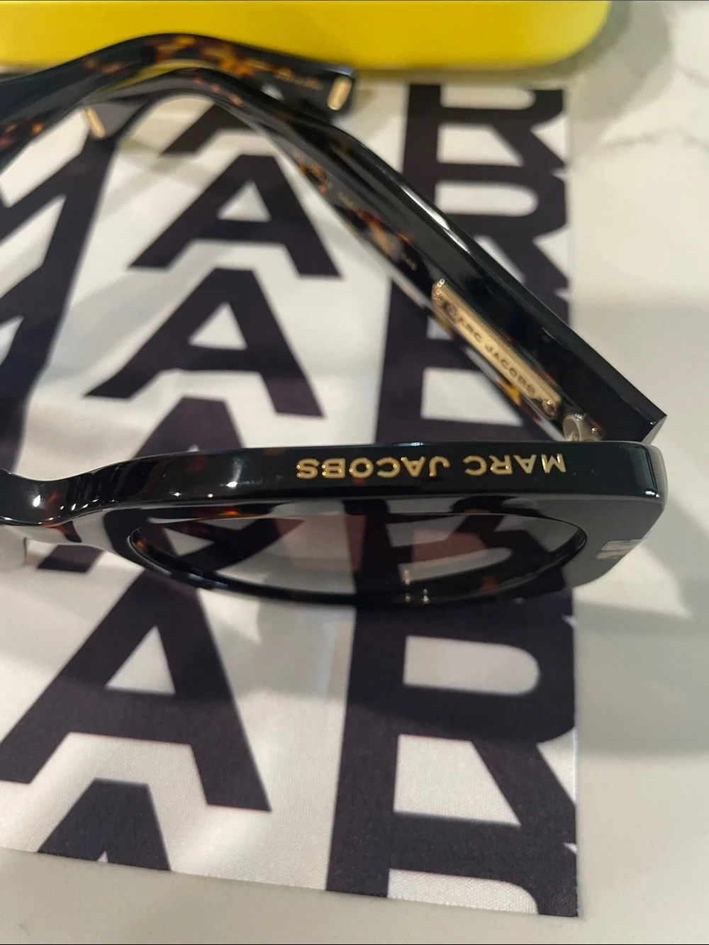 Marc Jacobs Tortoiseshell Oval Sunglasses - Brown Gradient